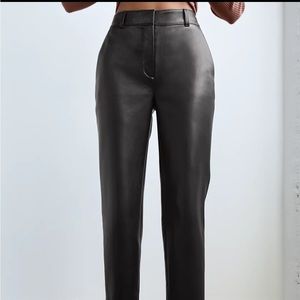 Aritzia Black Command Cropped Pant